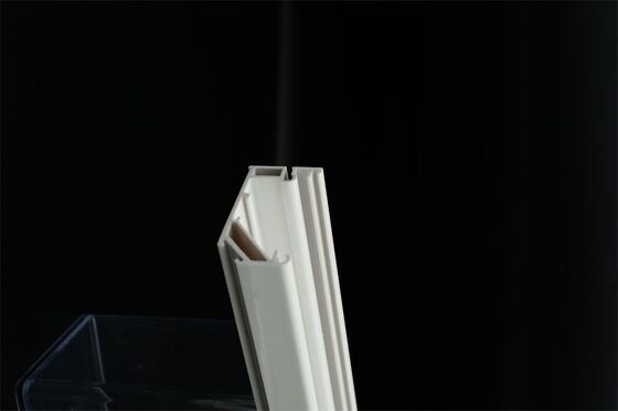 acheter Profiles en PVC extrudés avec garniture en plastique online manufacture