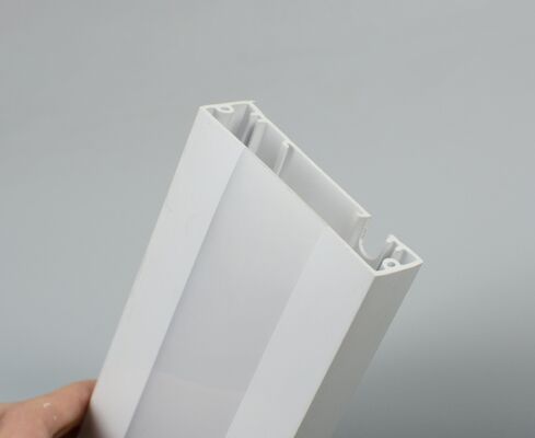 kaufen U-Form-PVC-Plastikprofil für Tür- und Fensterrahmen, extrudiertes UPVC-Profil online manufacture