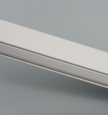 comprar Forma a medida Canal de extrusión Tipo C Perfil triangular de plástico de PVC curvado Marco de cubierta de refrigerador de PVC extrudido online manufacture