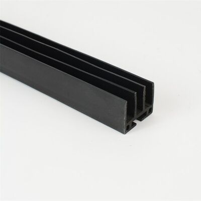 comprar Perfil de PVC ancho y flexible para entornos industriales Perfiles de plástico negro Personalizados online manufacture