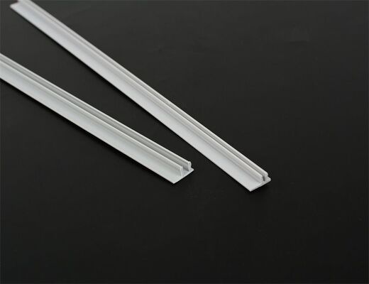 comprar Tamanho personalizado Perfil de canal de PVC de plástico personalizado online manufacture
