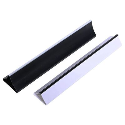 Beli Custom Plastic Triangle Strip Hitam PVC Wall Skirting Guard Corner Profil geser ABS online manufacture